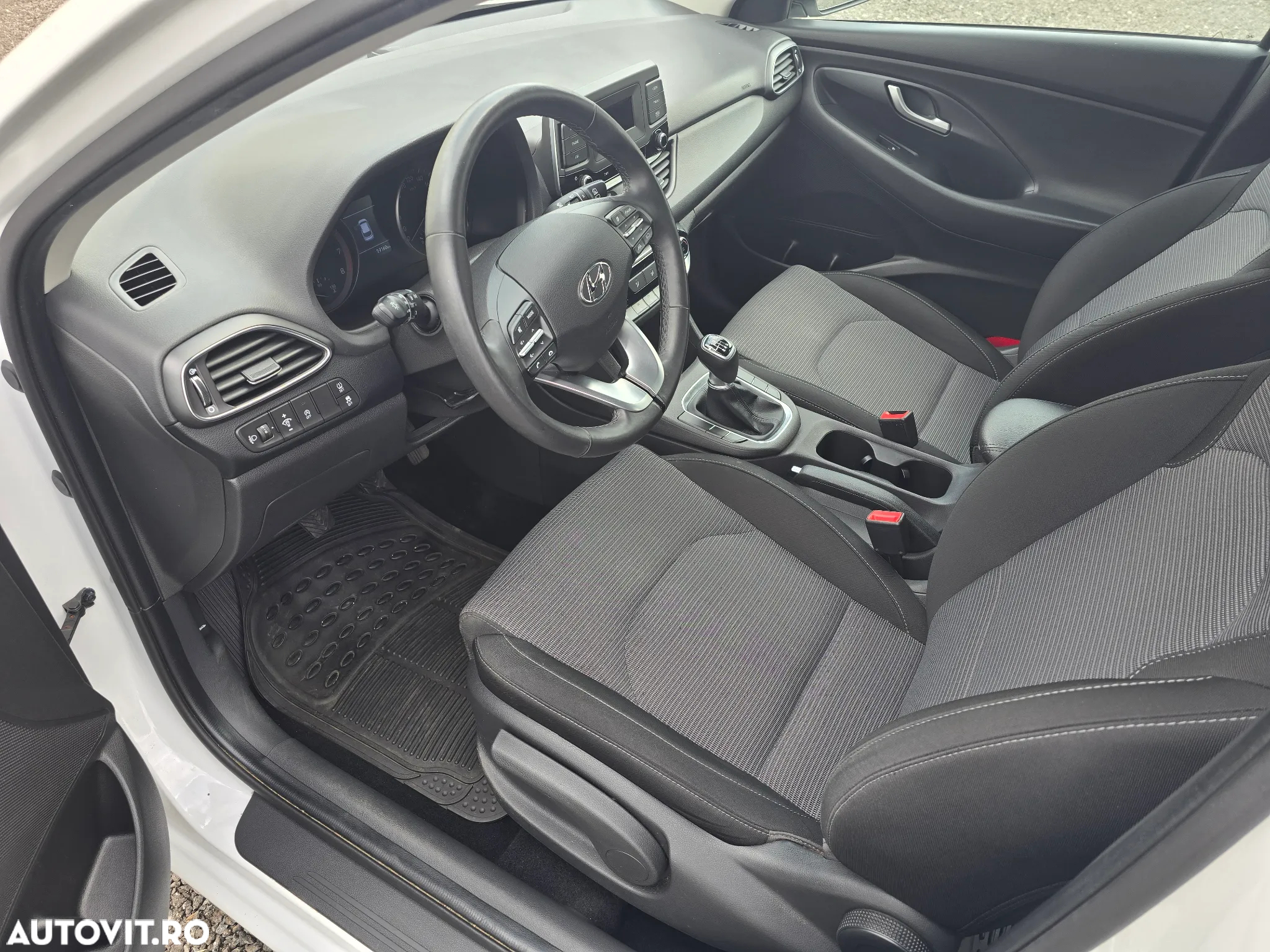 Hyundai i30 1.5 110CP 5DR M/T Comfort - 12
