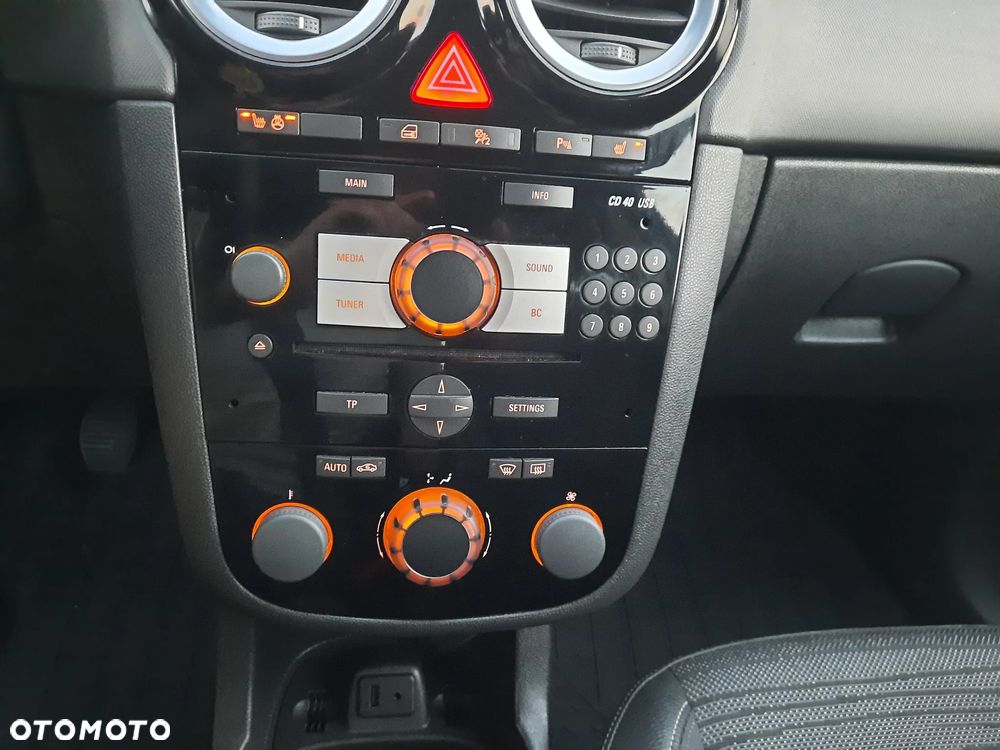 Opel Corsa 1.4 16V Energy - 25