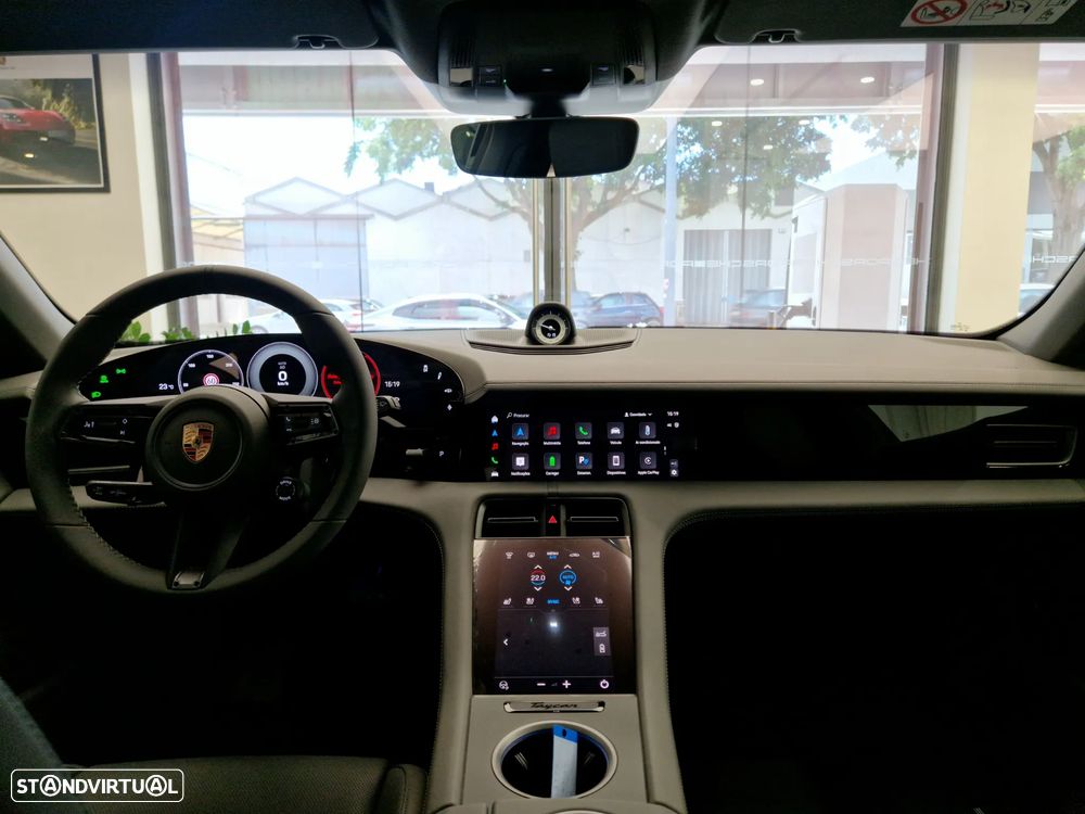 Porsche Taycan Sport Turismo - 21