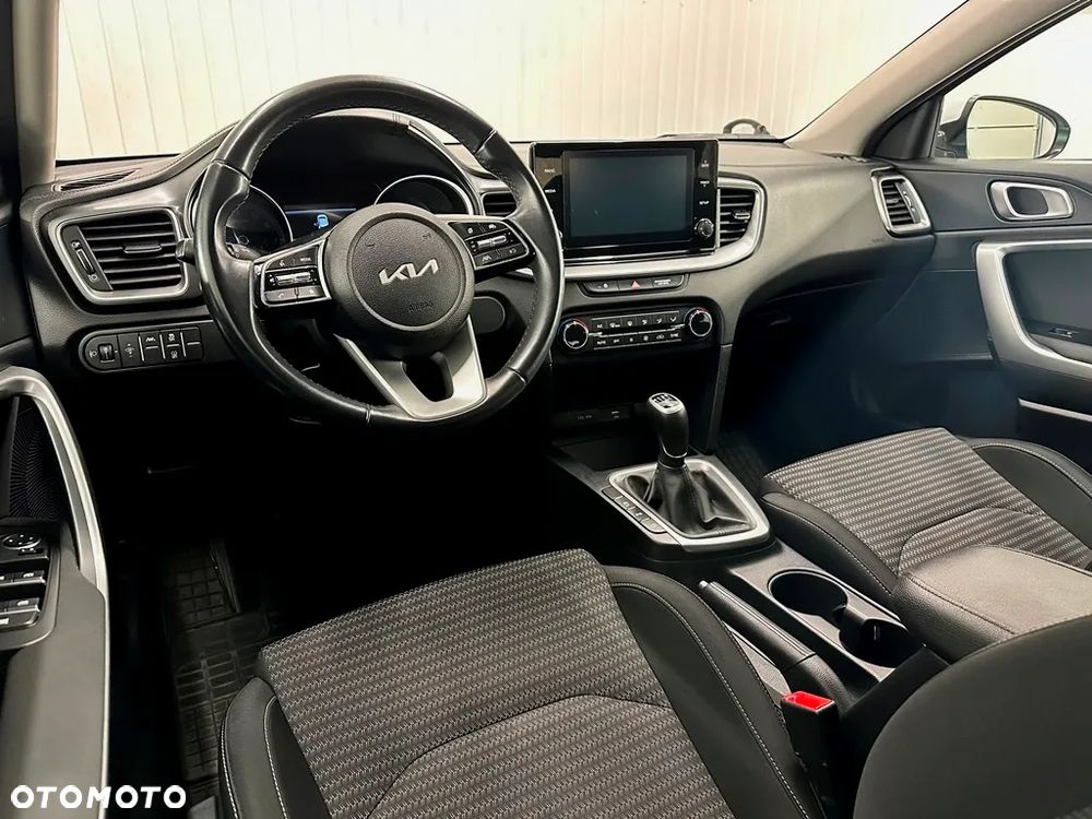 Kia Ceed 1.5 T-GDI M - 11