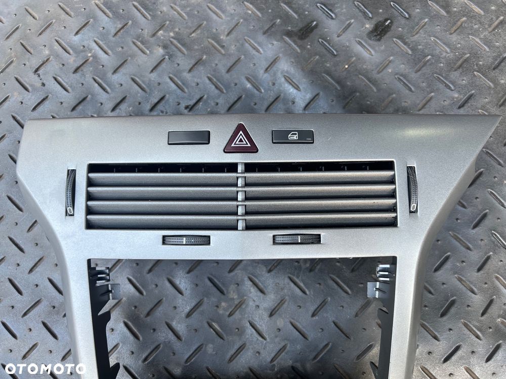 OPEL ASTRA III H PANEL KLIMATYZACJI KONSOLA ŚRODKOWA 13100105 EUROPA - 2