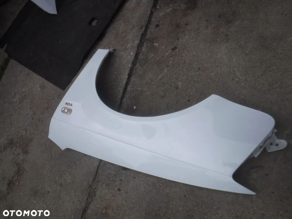 Seat Exeo lift  blotnik lewy przod idealny LS9R Bialy - 11