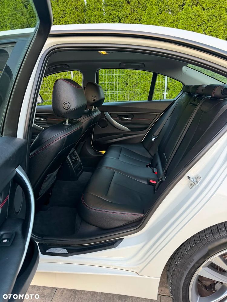 BMW Seria 3 320d DPF Edition Sport - 18