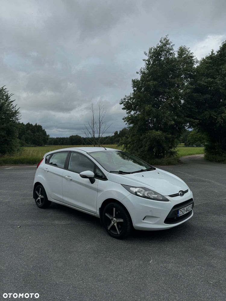 Ford Fiesta 1.6 TDCi DPF Trend - 8