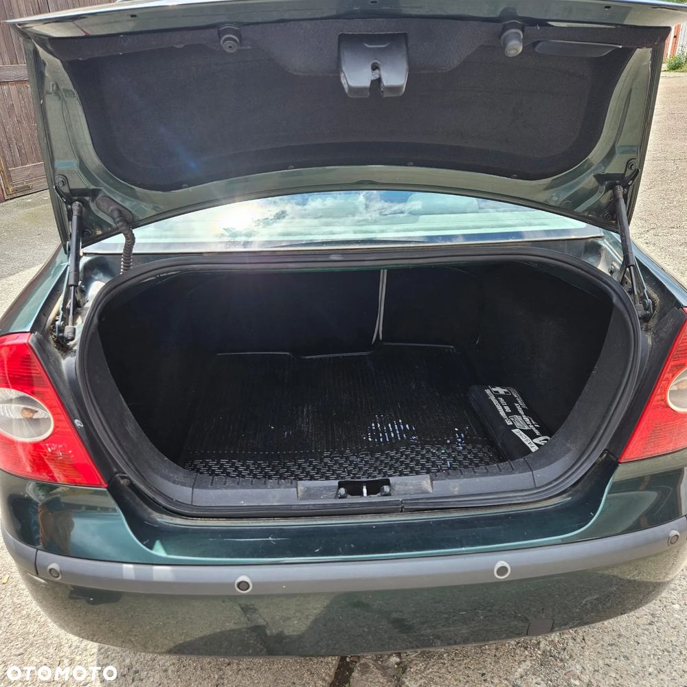 Ford Focus 1.6 Ghia - 8