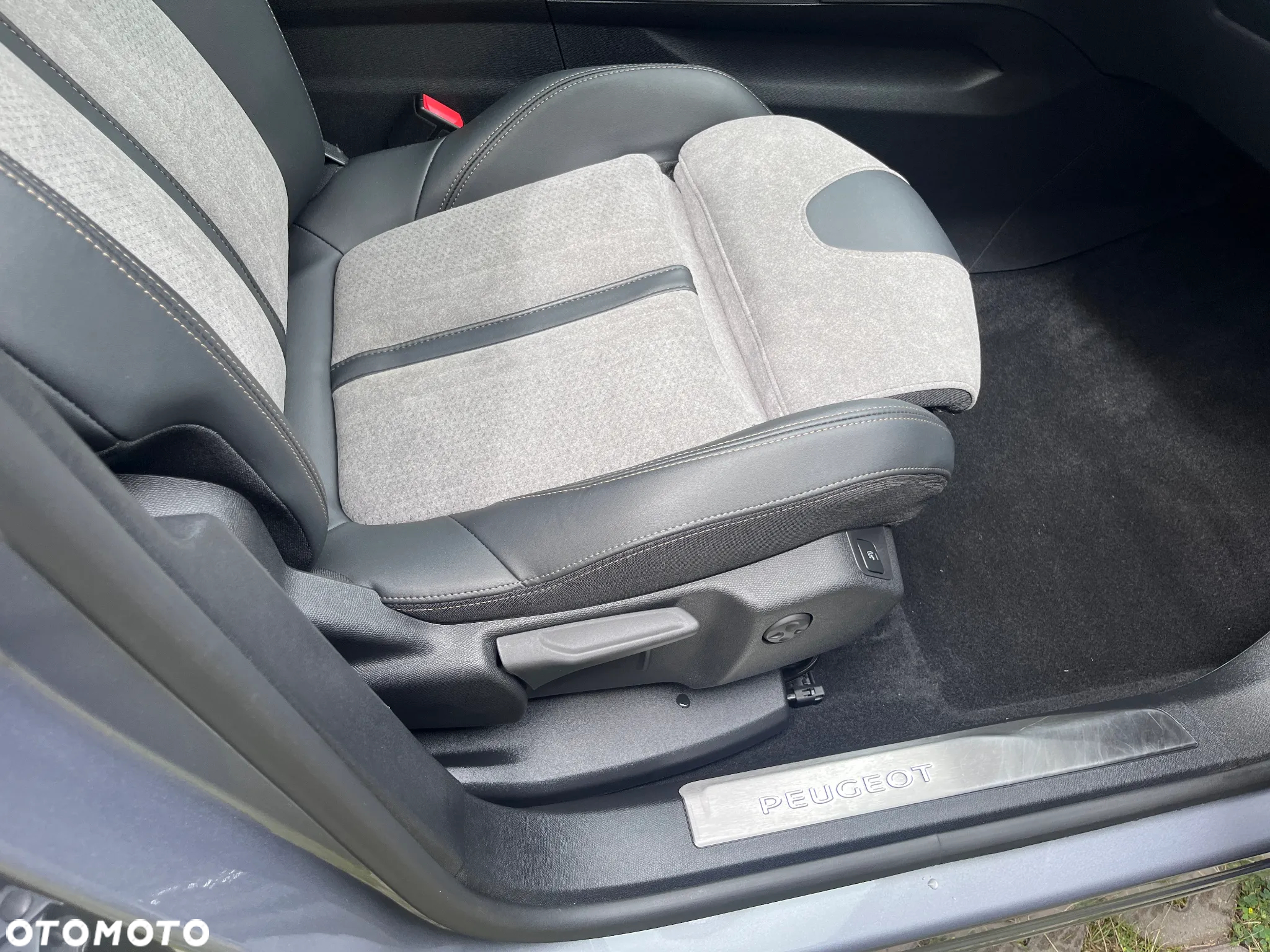 Peugeot 3008 1.6 PureTech Hybrid PHEV GT Pack S&S EAT8 - 11