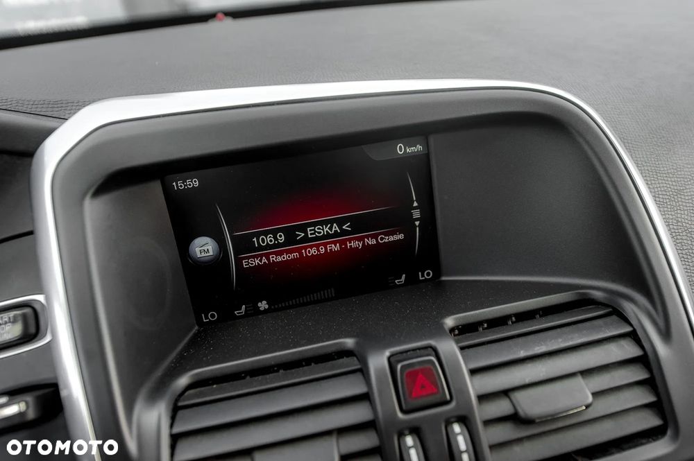 Volvo XC 60 D5 AWD Geartronic Ocean Race - 28