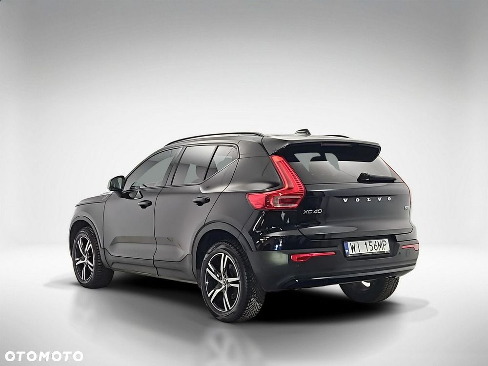 Volvo XC 40 B3 Plus Dark - 3
