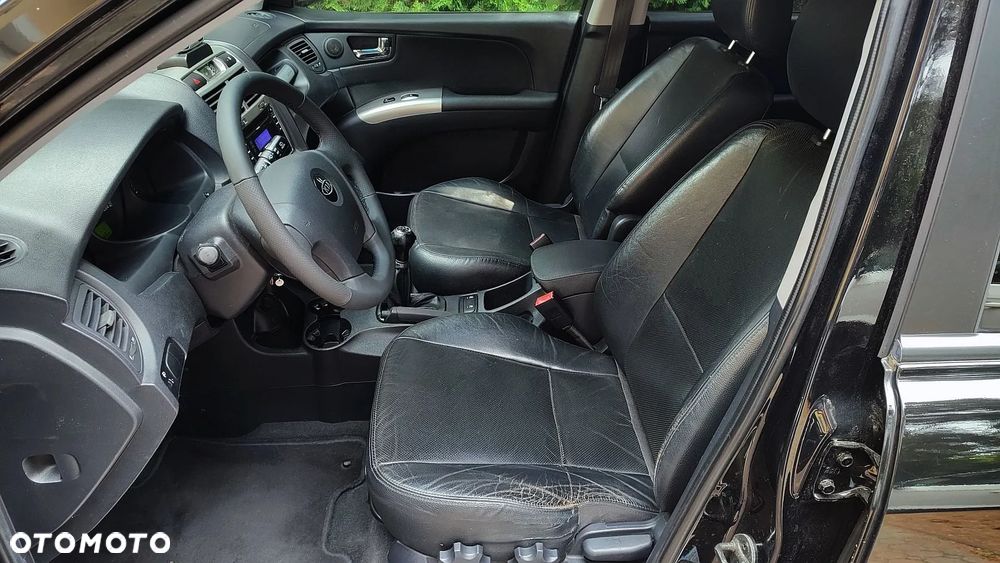 Kia Sportage 2.0 Freedom + - 12