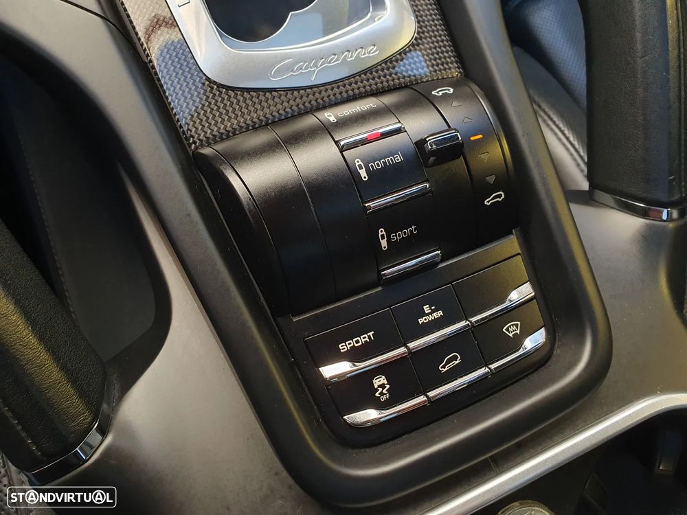 Porsche Cayenne S - 29