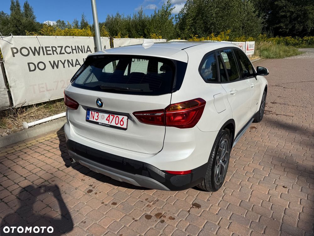 BMW X1 xDrive18d Sport Line - 3