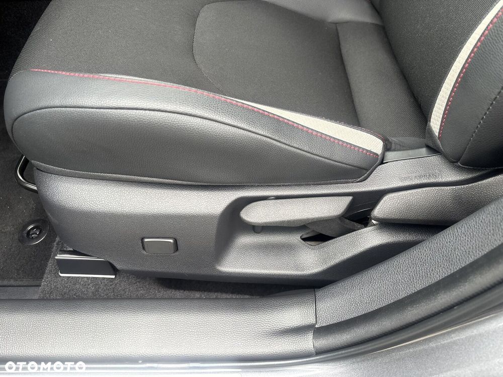 Toyota Corolla 2.0 Hybrid GR Sport - 20