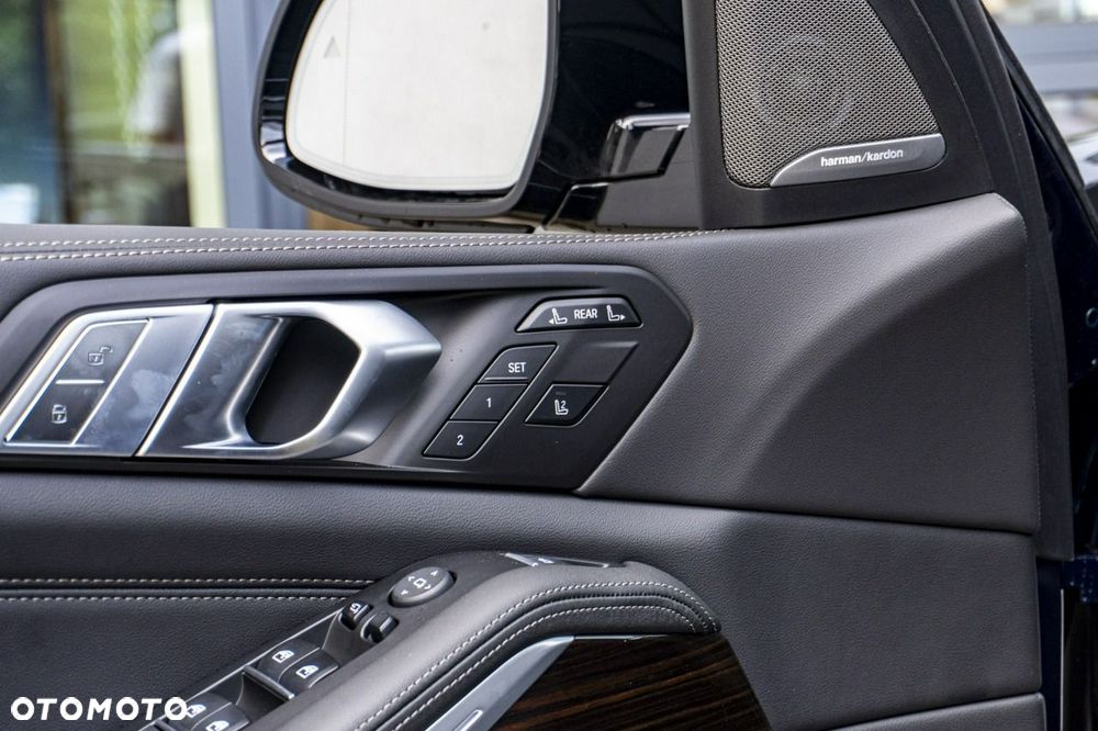 BMW X7 - 23
