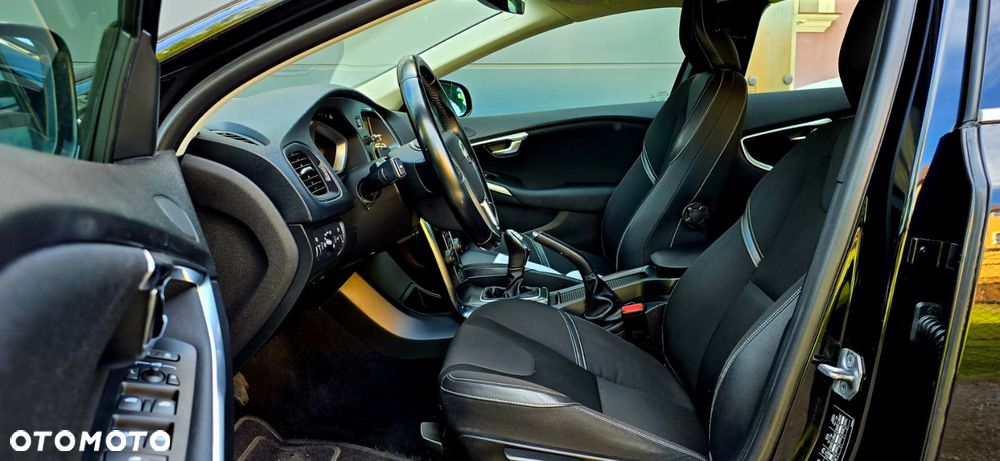 Volvo V40 D2 Momentum - 28