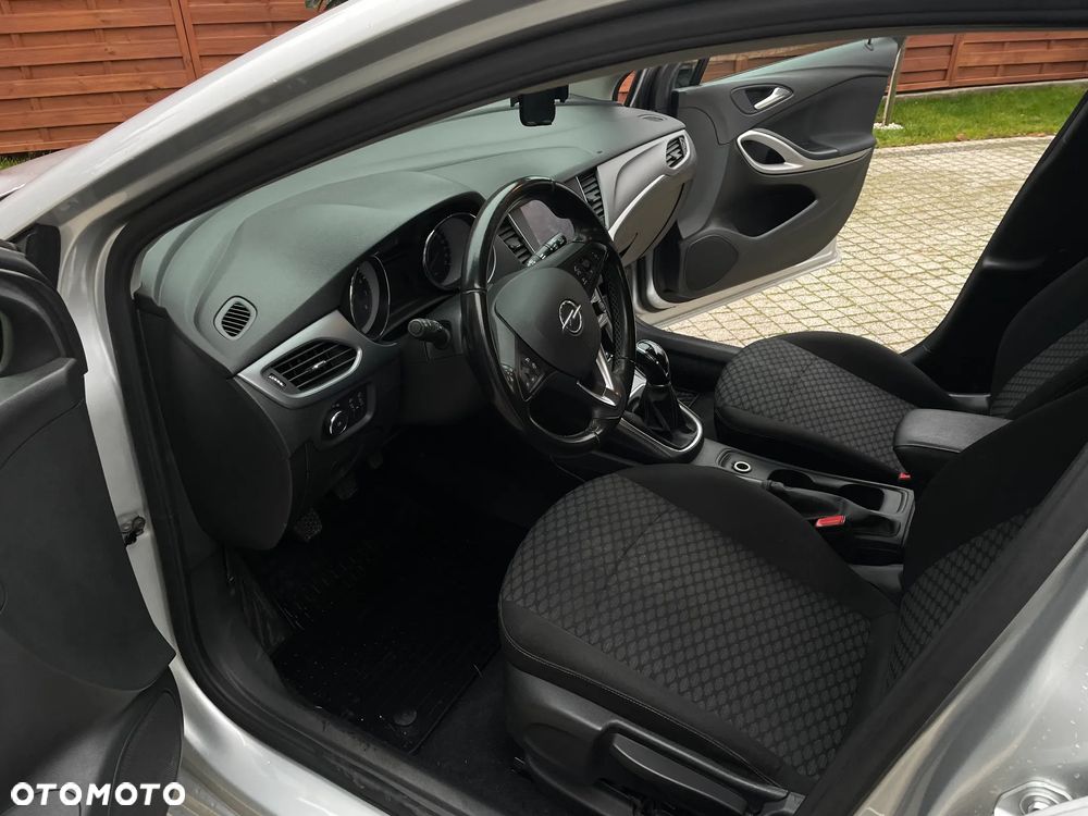 Opel Astra 1.2 T Business Edition S&S - 10