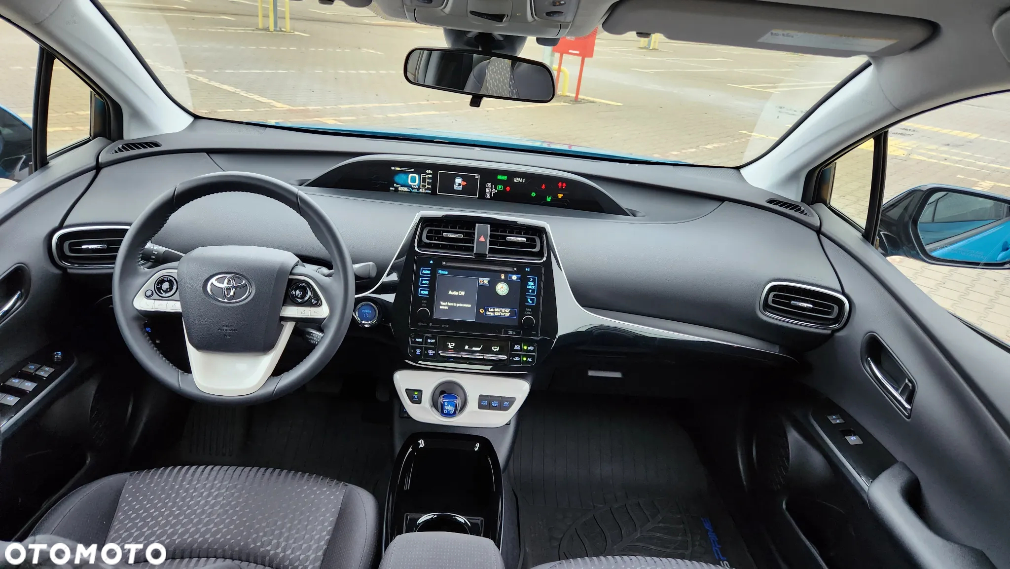 Toyota Prius Plug-in Hybrid - 22
