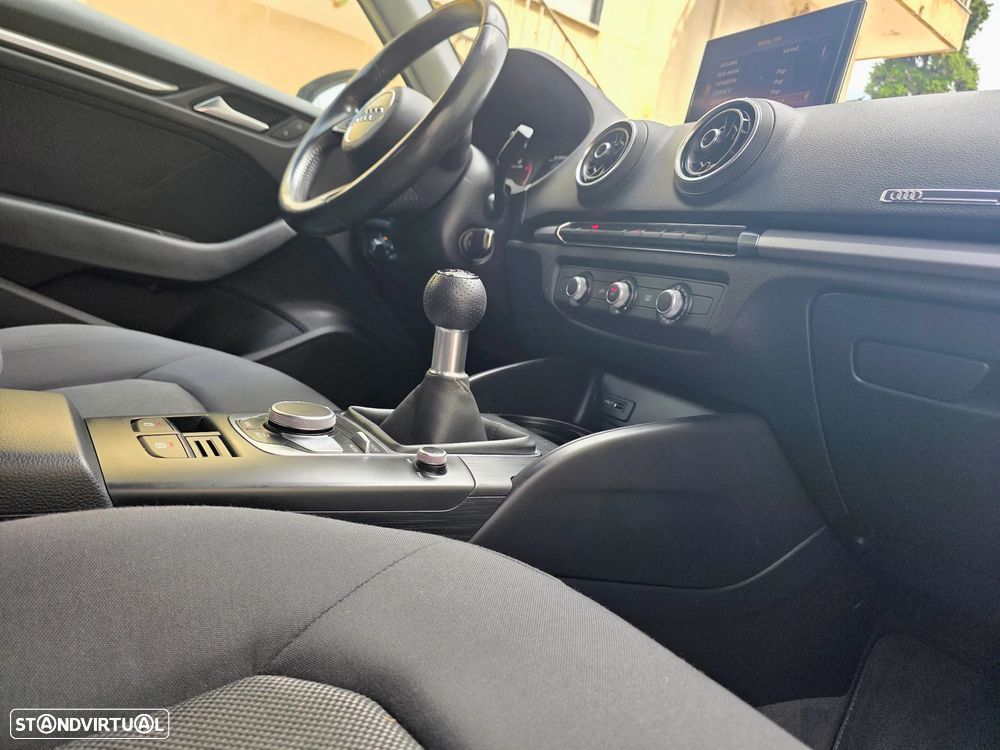 Audi A3 Sportback 1.6 TDI Design - 40