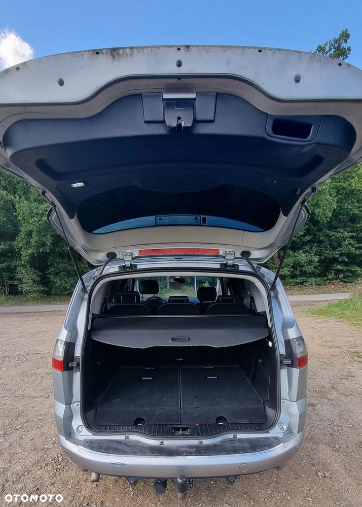 Ford S-Max - 13