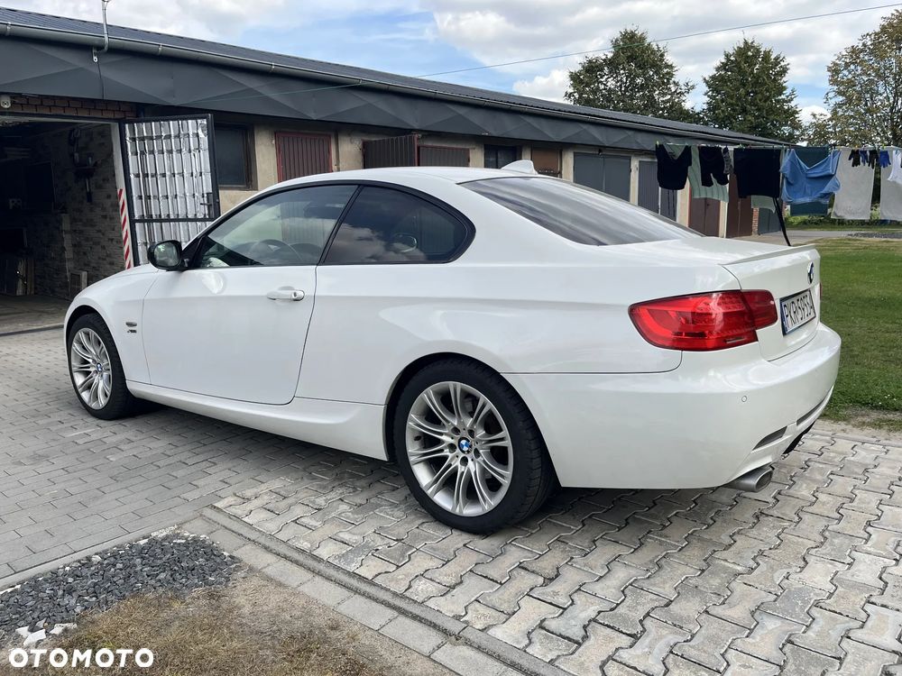 BMW Seria 3 320d DPF M Sport Edition - 11