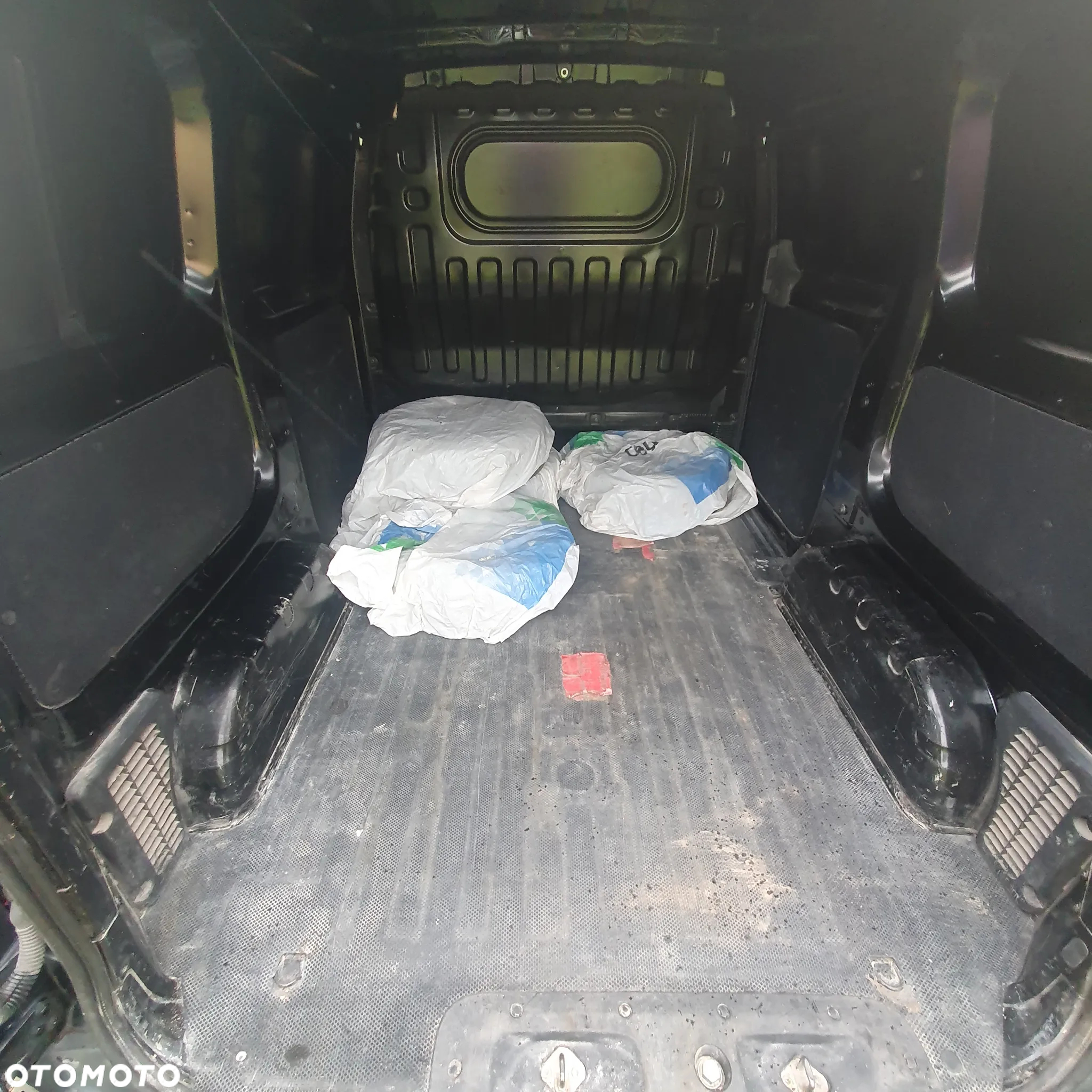 Nissan NV200 - 10