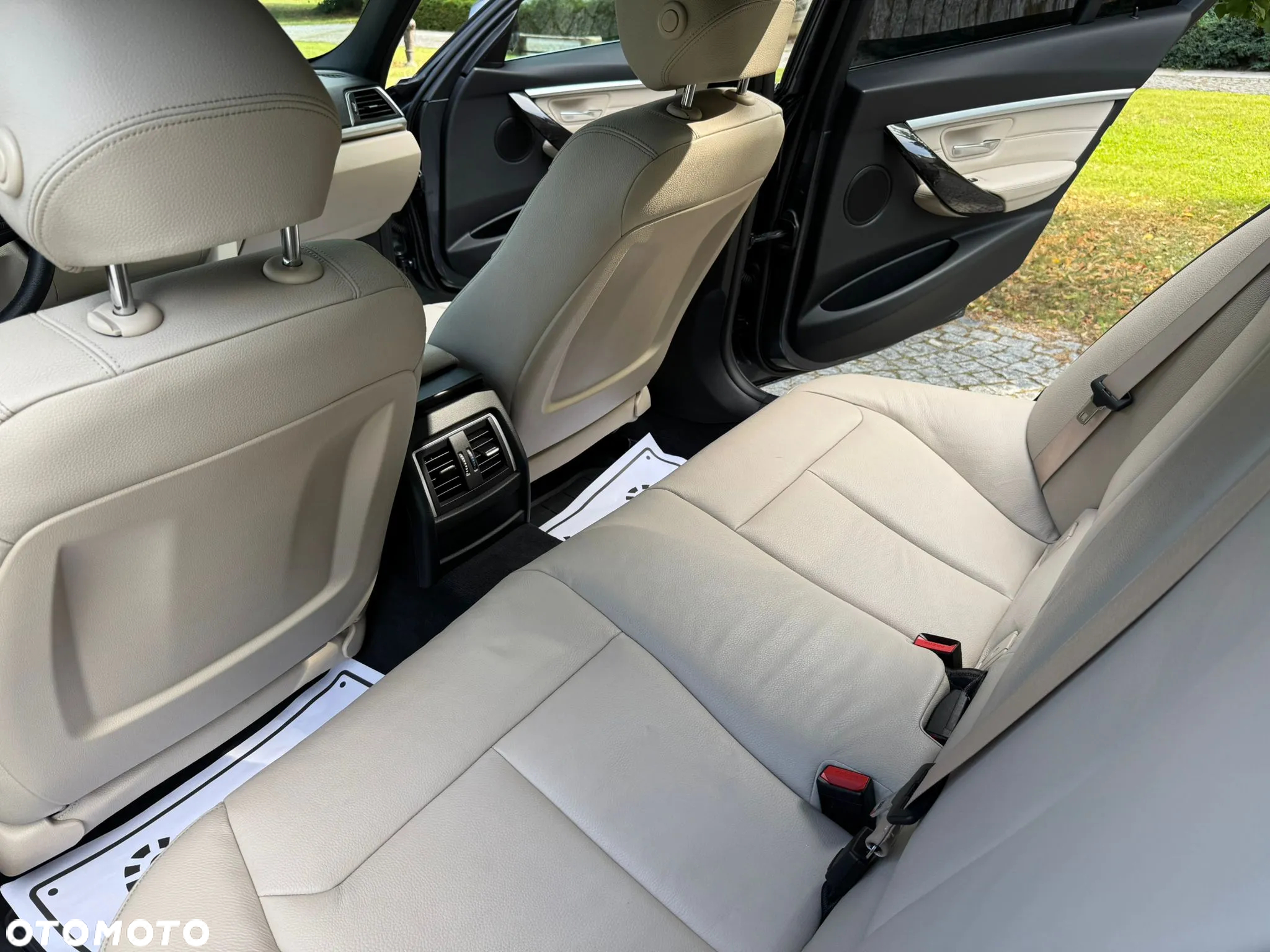 BMW Seria 3 330i - 11