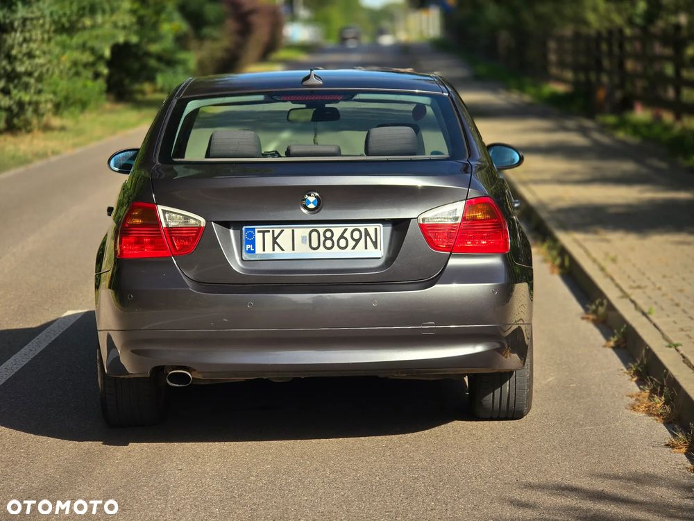 BMW Seria 3 318d - 16