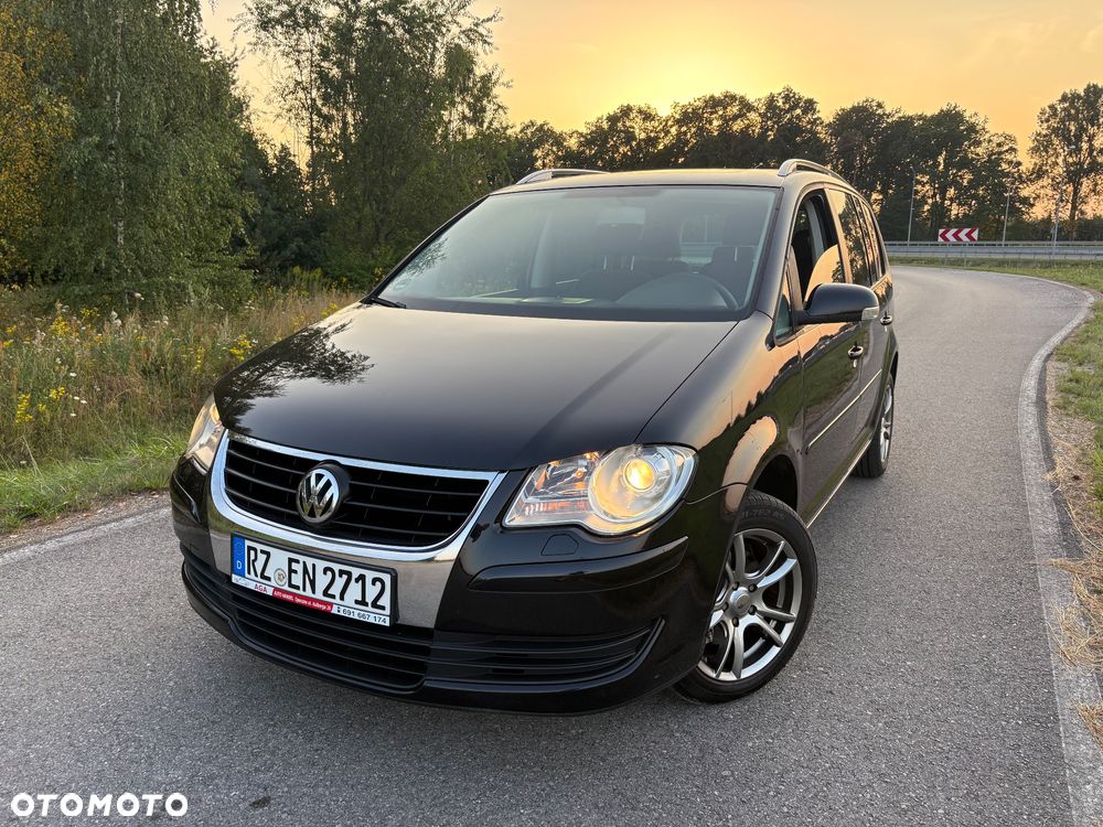 Volkswagen Touran - 1