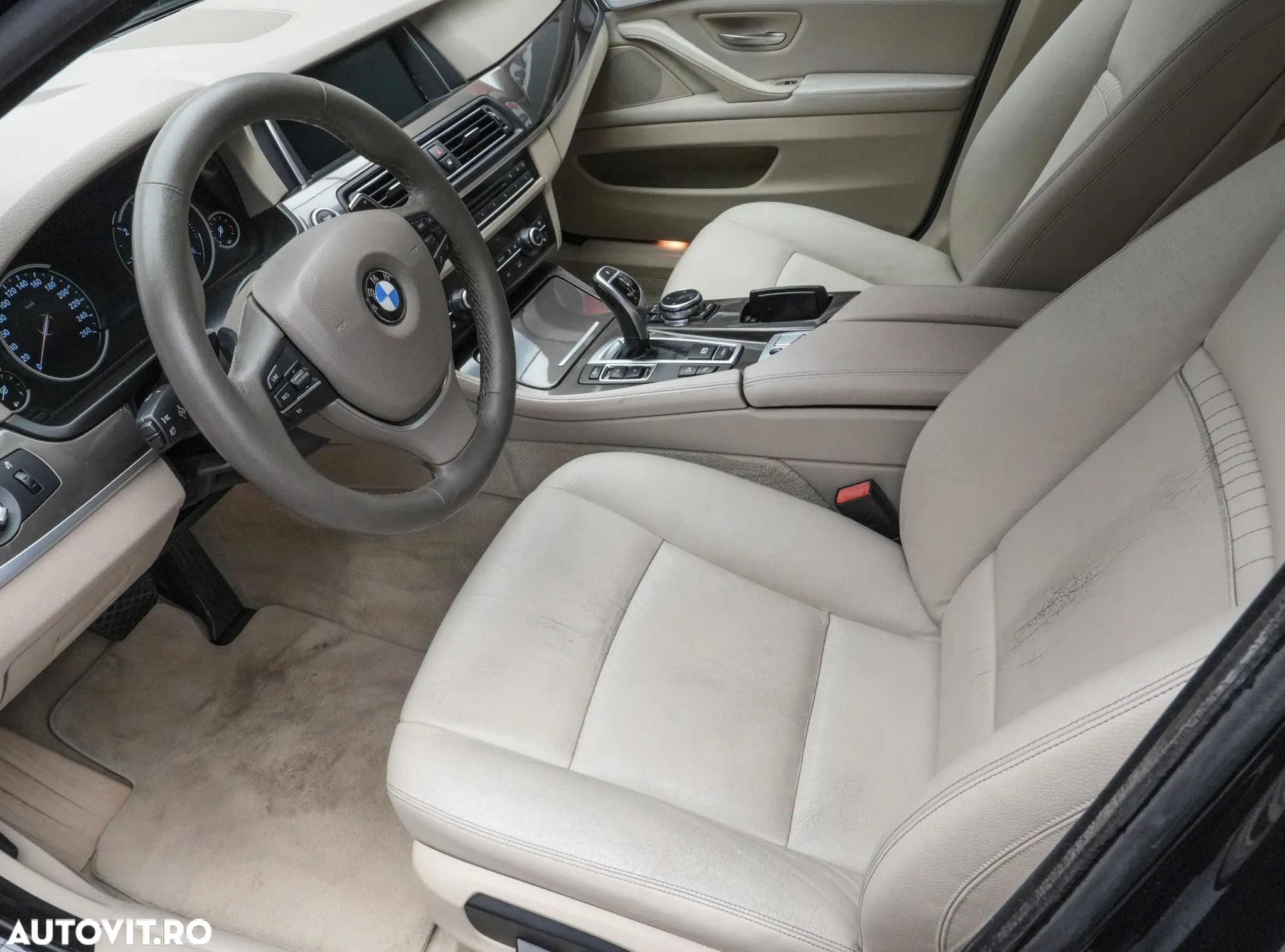 BMW Seria 5 525d xDrive Touring - 11