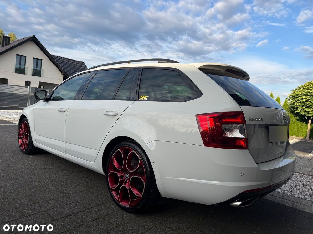 Skoda Octavia 2.0 TDI DSG RS - 38