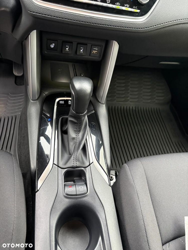 Toyota Corolla Cross - 10