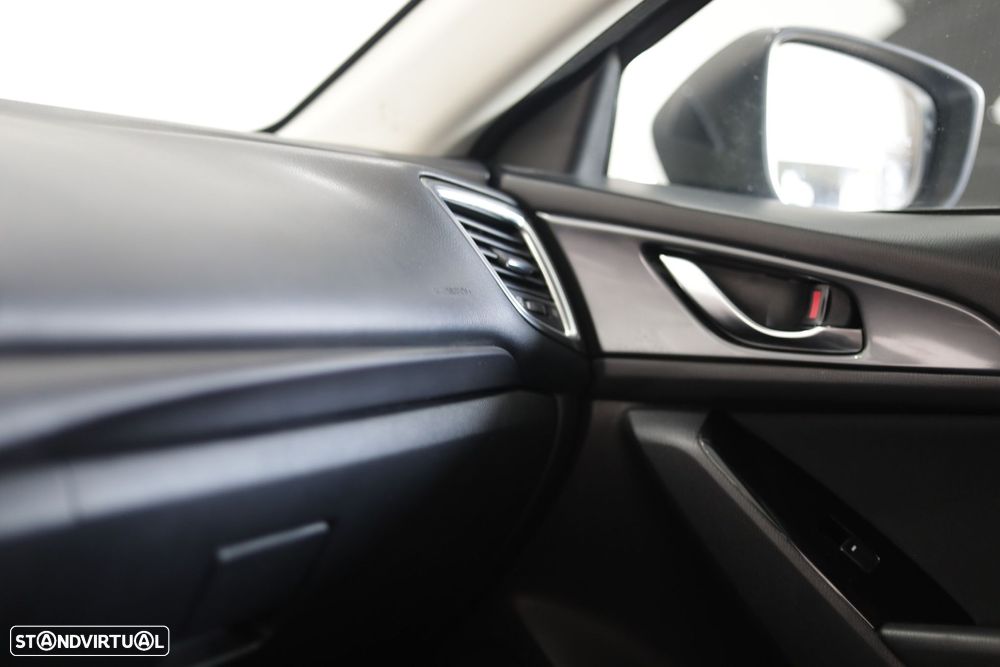 Mazda 3 1.5 Sky-D Evolve HS Navi - 17