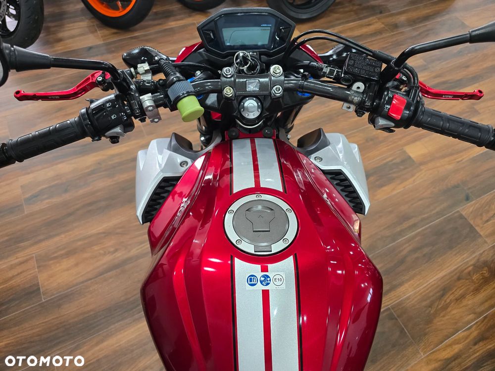 Honda CB - 16