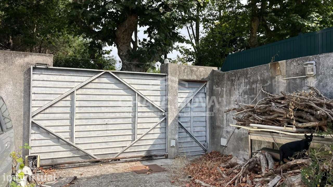 Espaço Comercial e Moradia Térrea a 5 Minutos da Praia de Francelos - Grande imagem: 3/9