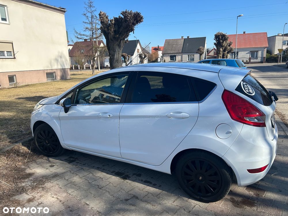 Ford Fiesta 1.6 TDCi Titanium - 16