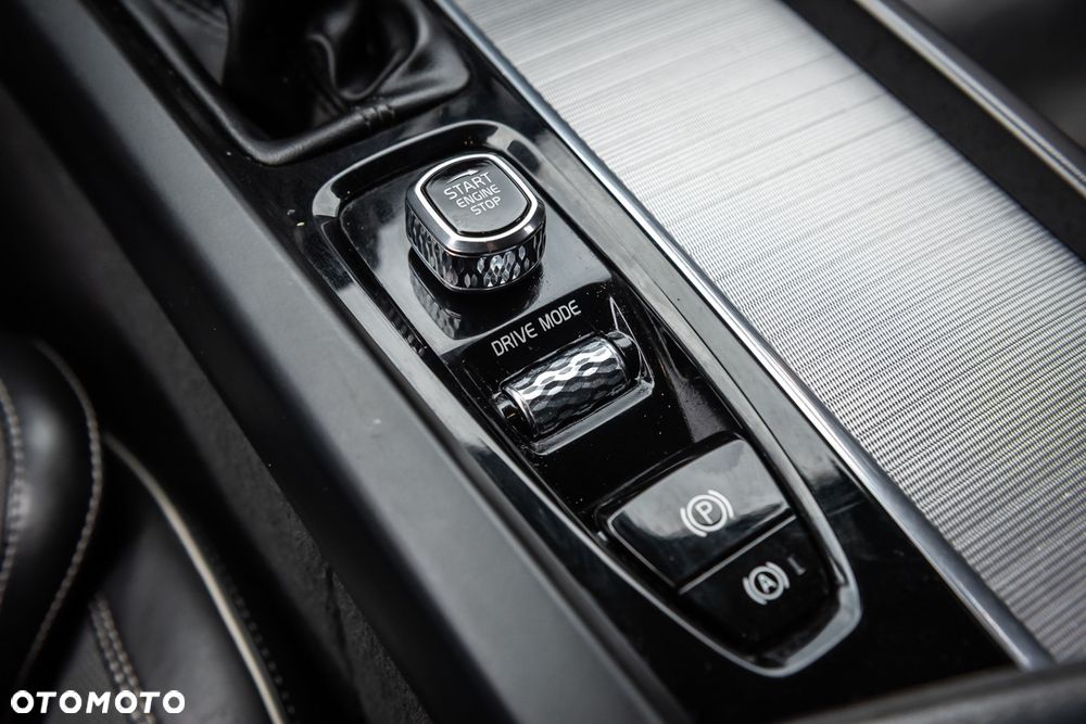 Volvo XC 60 D3 Drive-E R-Design Kinetic - 22