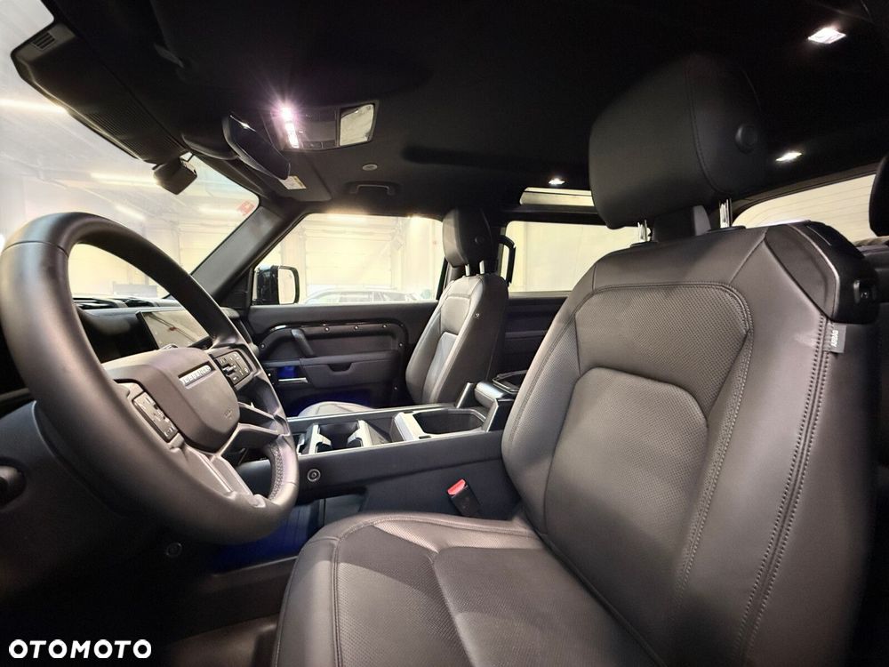 Land Rover Defender - 20