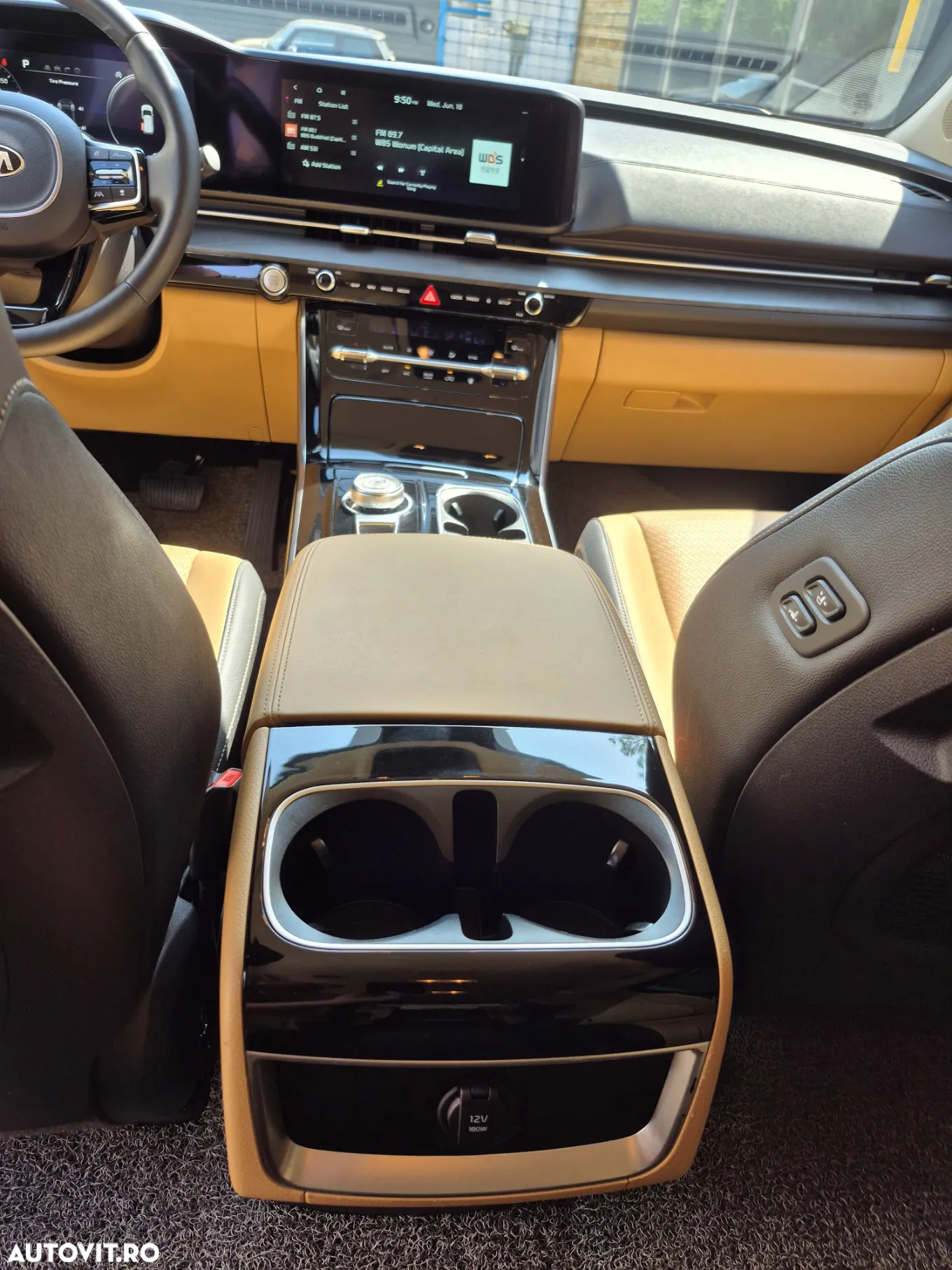 Kia Carnival - 36