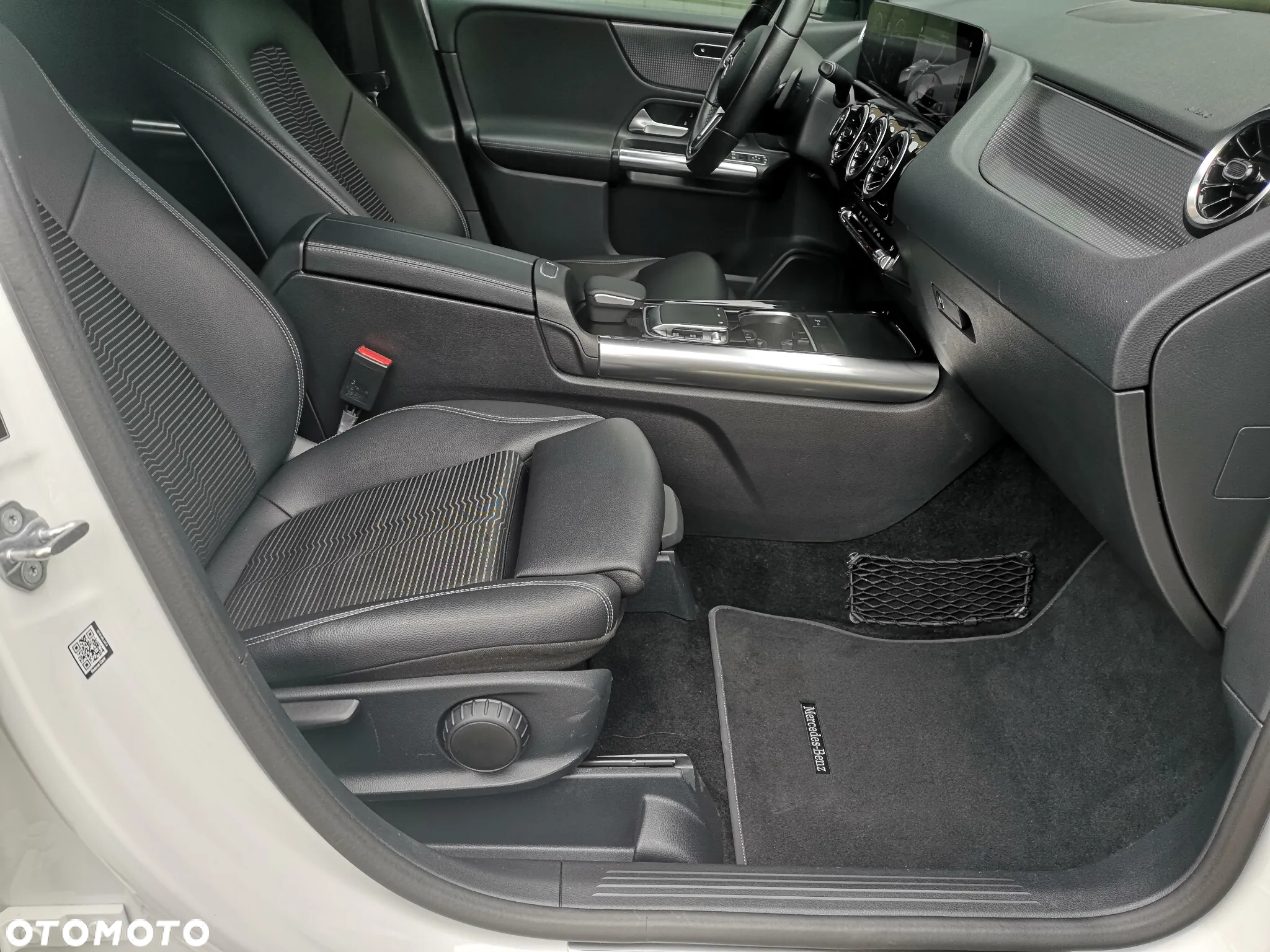 Mercedes-Benz Klasa B 250 AMG Line 7G-DCT - 33