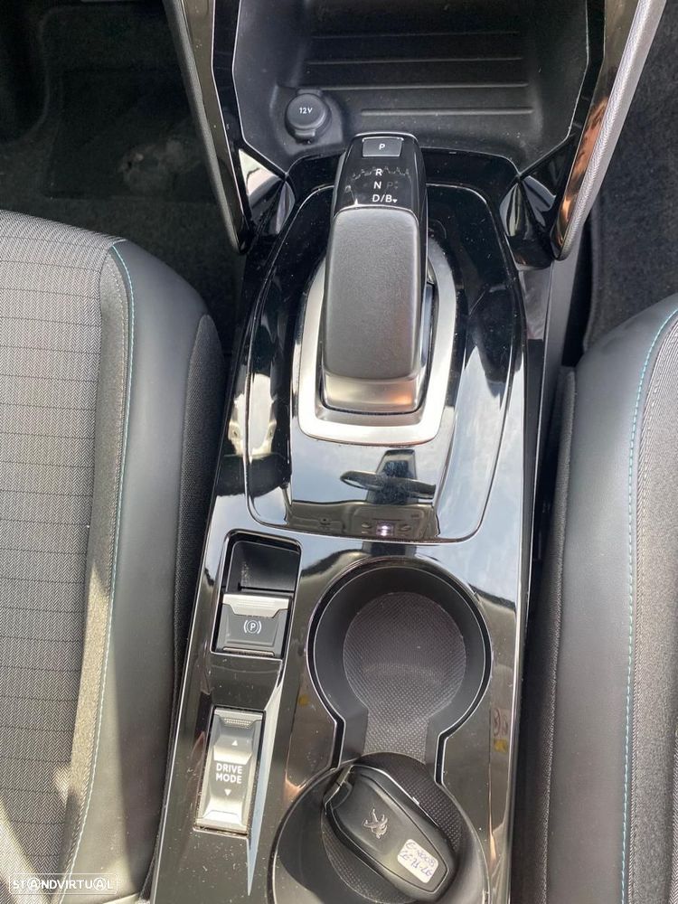 Peugeot e-2008 50 kWh SE Style - 8