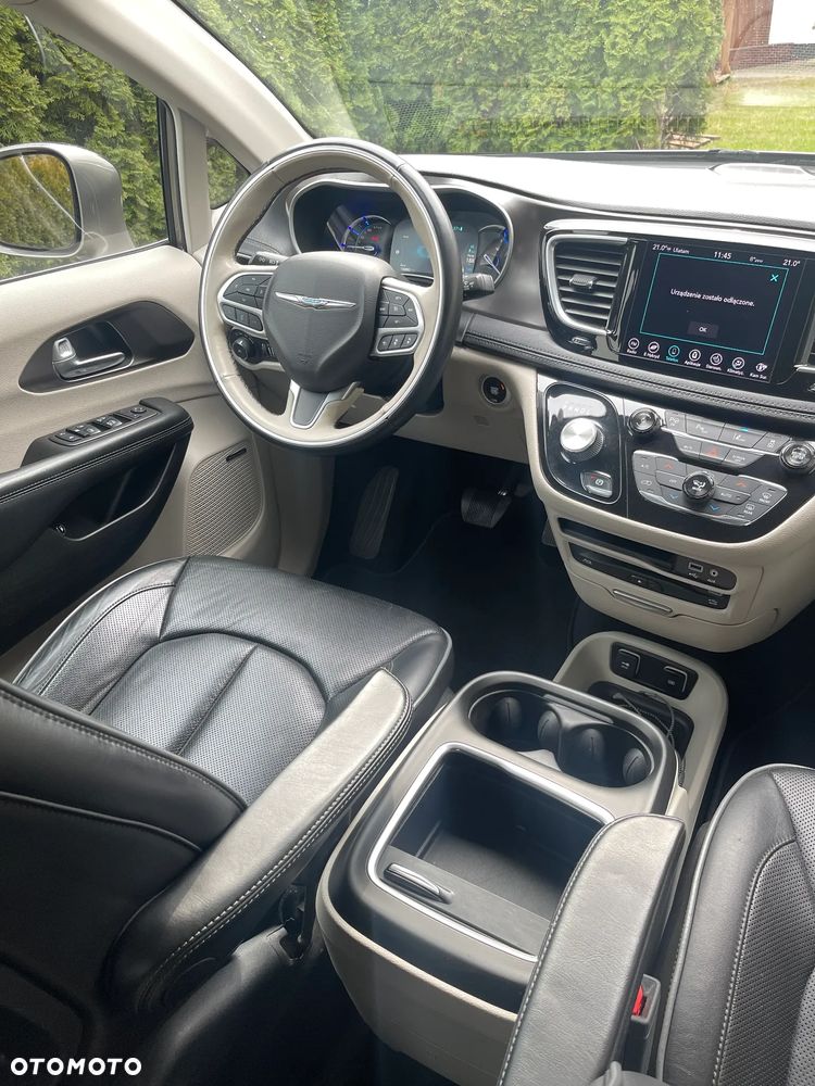 Chrysler Pacifica - 29