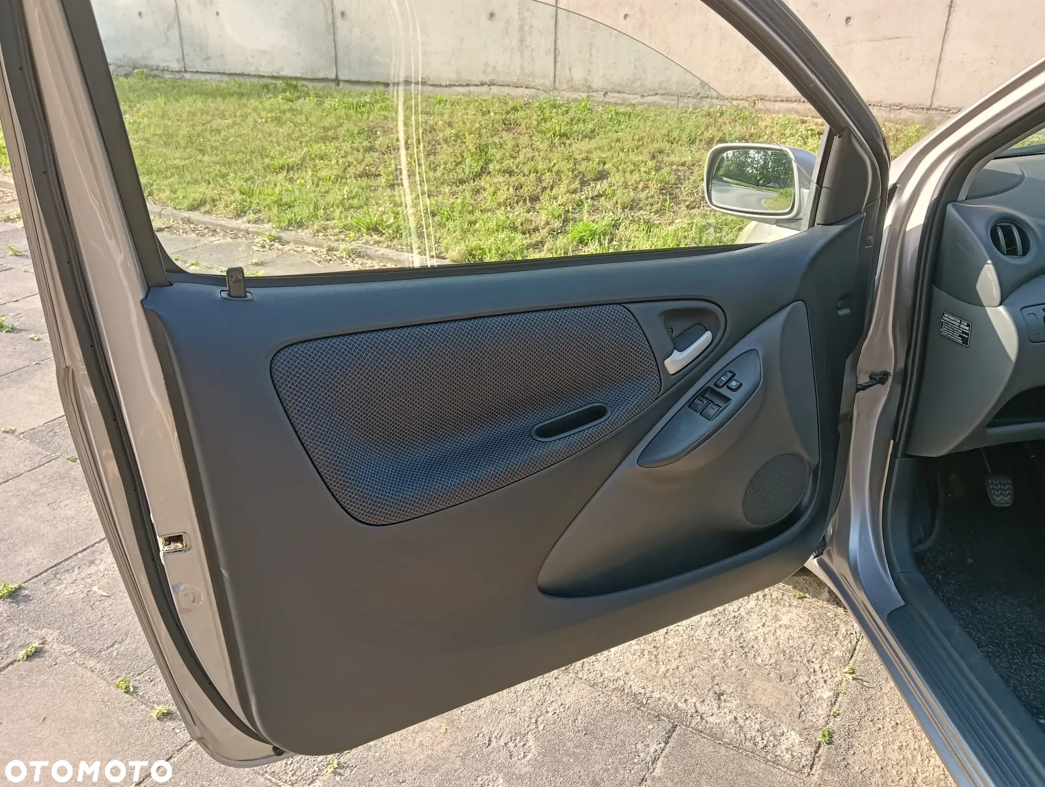 Toyota Yaris 1.4 D-4D - 12