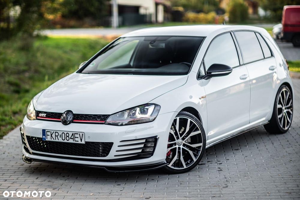 Volkswagen Golf VII 2.0 TSI BMT 4Mot R DSG - 2