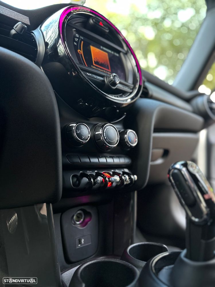 MINI 5 Portas Cooper Premium Plus JCW Auto - 12