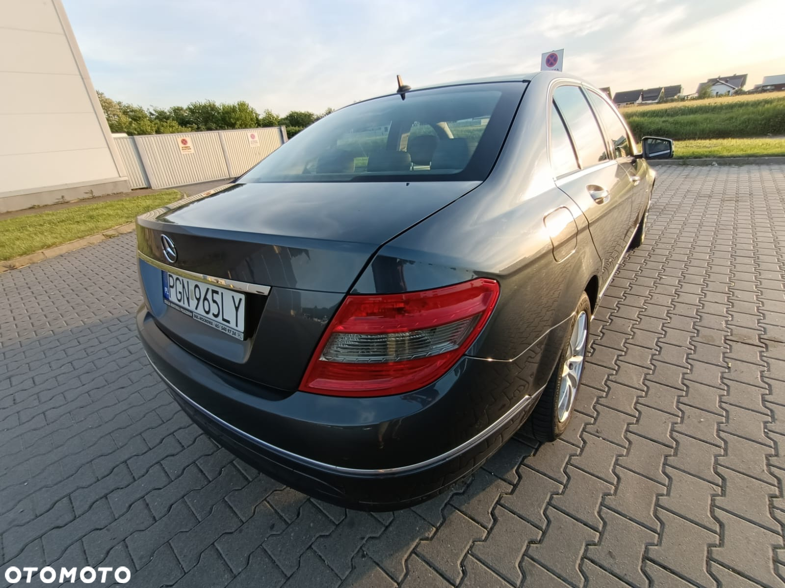 Mercedes-Benz Klasa C 180 BlueEFFICIENCY 7G-TRONIC Avantgarde - 6