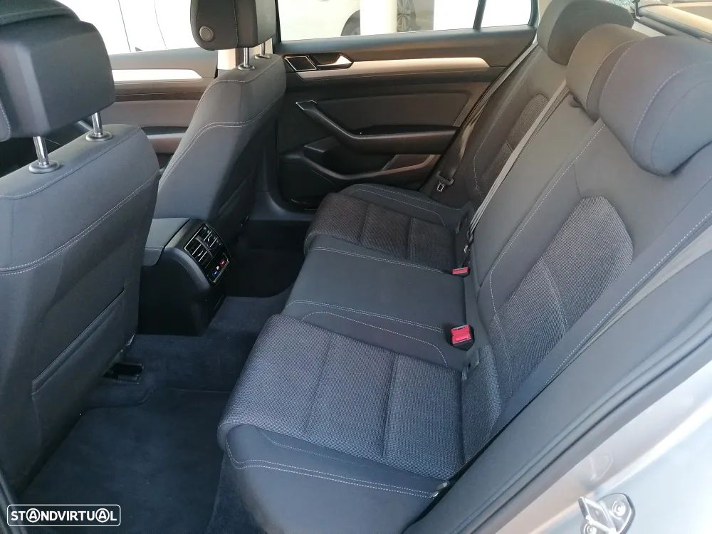 VW Passat Variant 1.6 TDI Confortline - 12