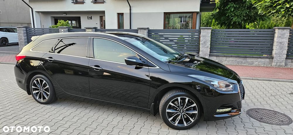 Hyundai i40 Kombi blue 1.6 CRDi Space Plus - 3