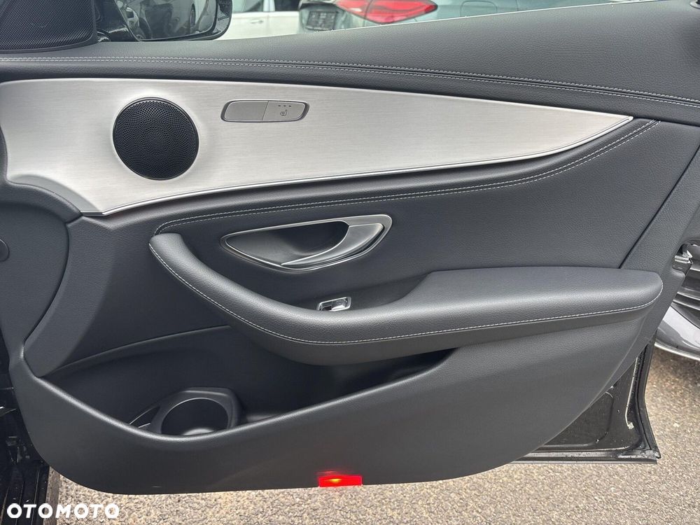 Mercedes-Benz Klasa E - 19