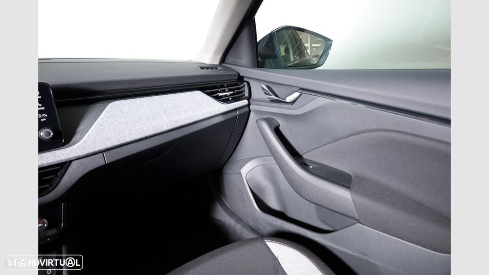 Skoda Kamiq 1.0 TSI — fotografia 15