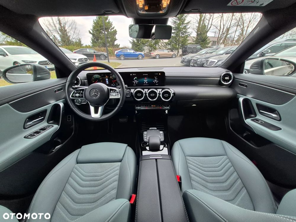 Mercedes-Benz CLA 180 7G-DCT - 27