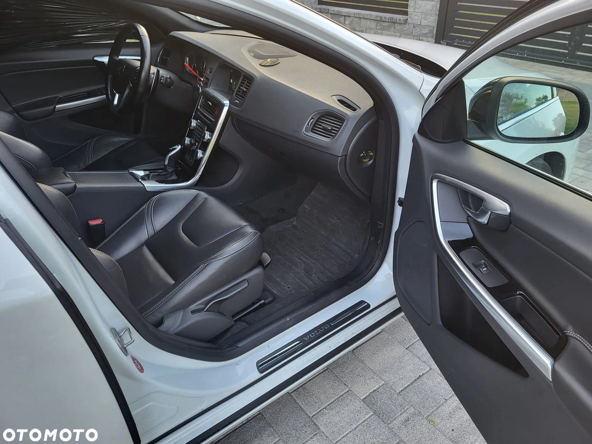 Volvo V60 T5 Geartronic Momentum - 25